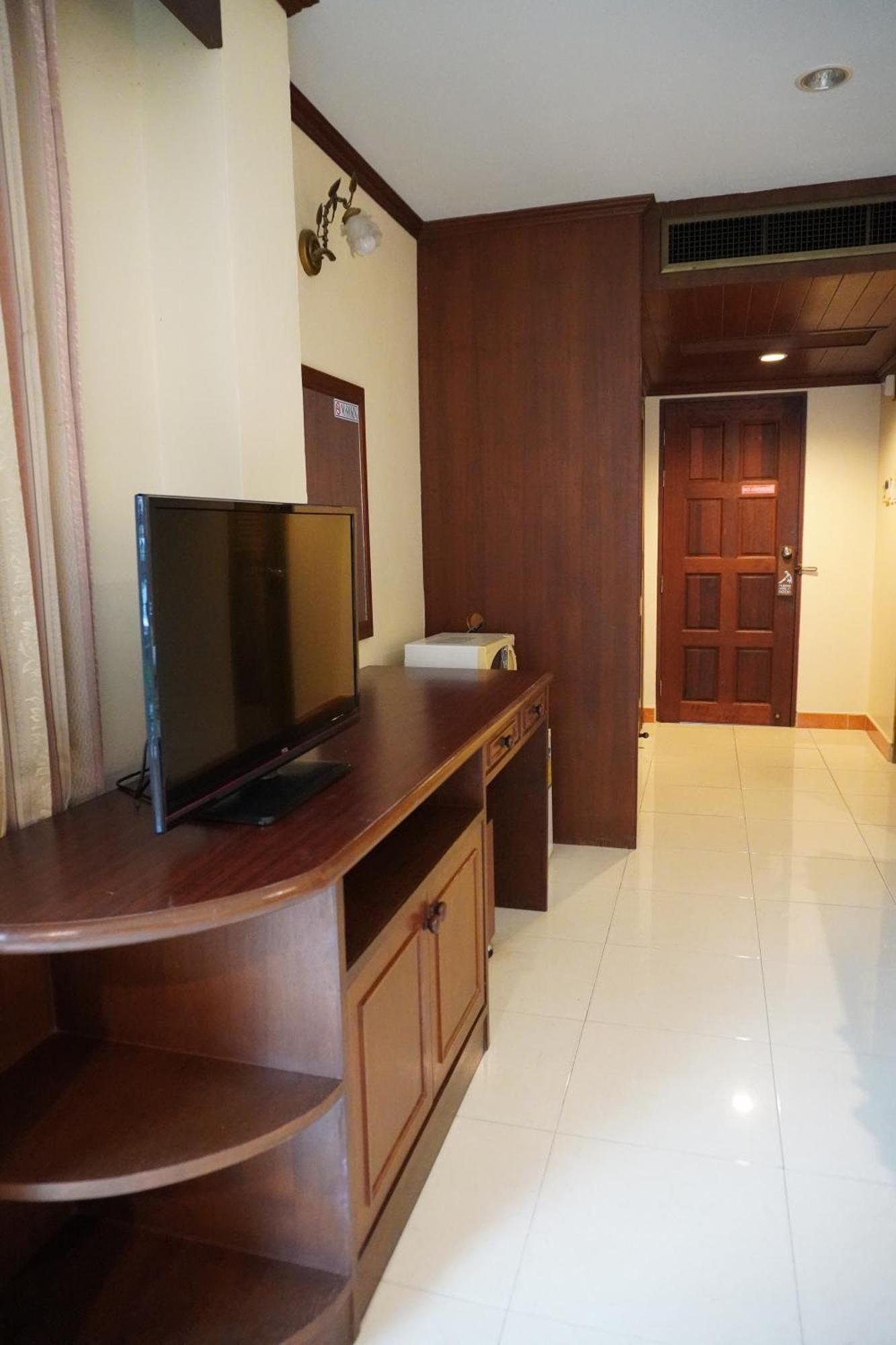 Centre Point Nanai 호텔 Patong 외부 사진