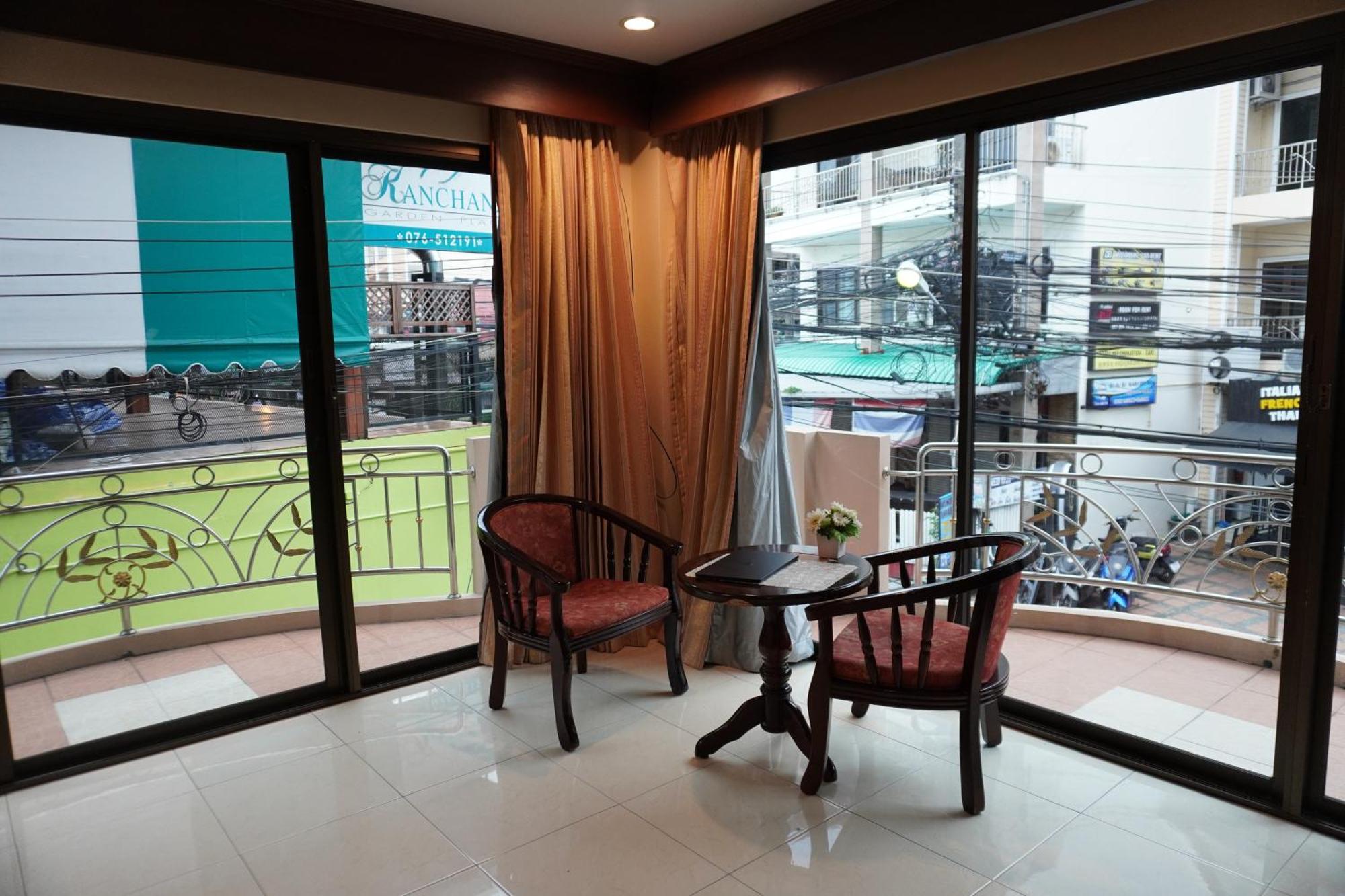 Centre Point Nanai 호텔 Patong 외부 사진