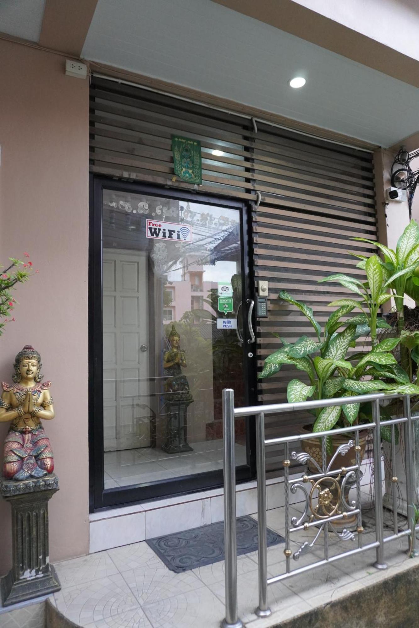 Centre Point Nanai 호텔 Patong 외부 사진
