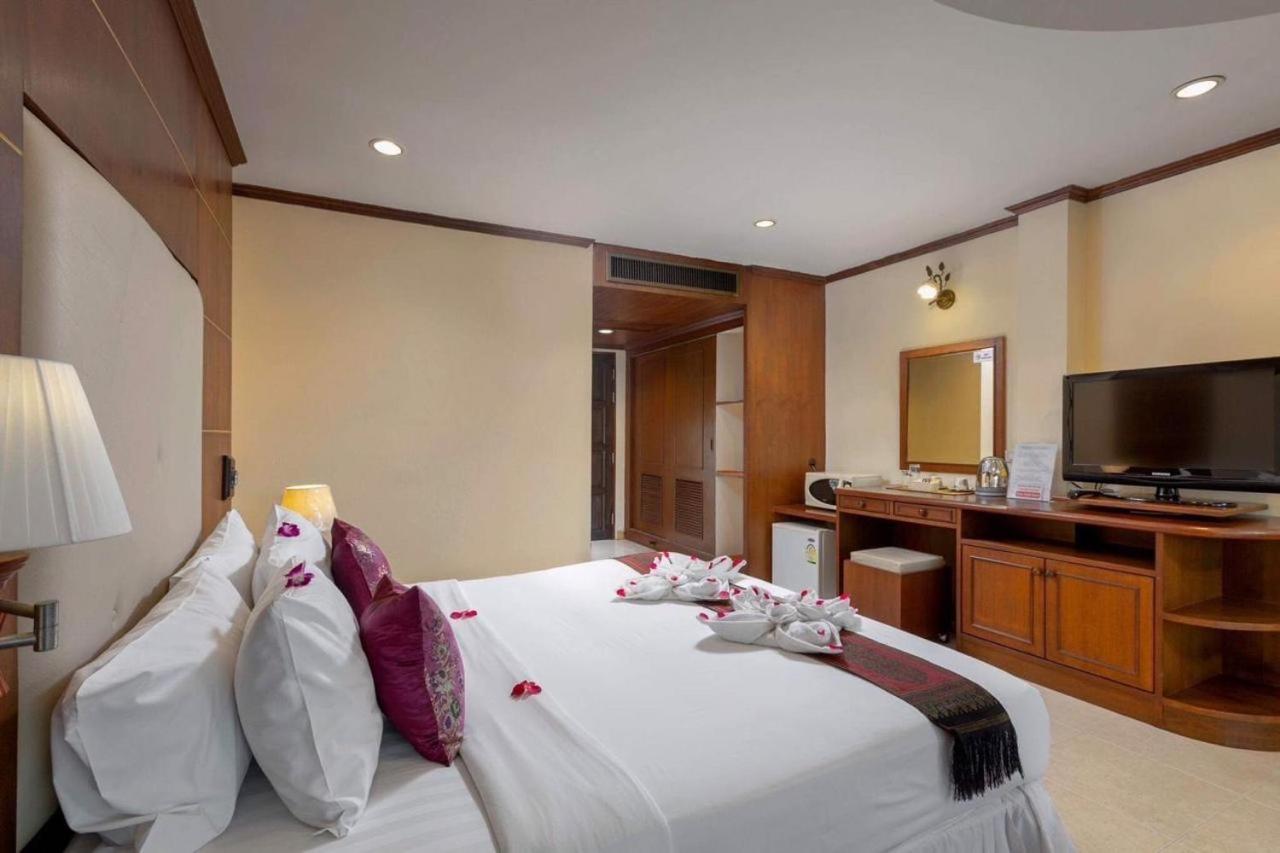 Centre Point Nanai 호텔 Patong 외부 사진