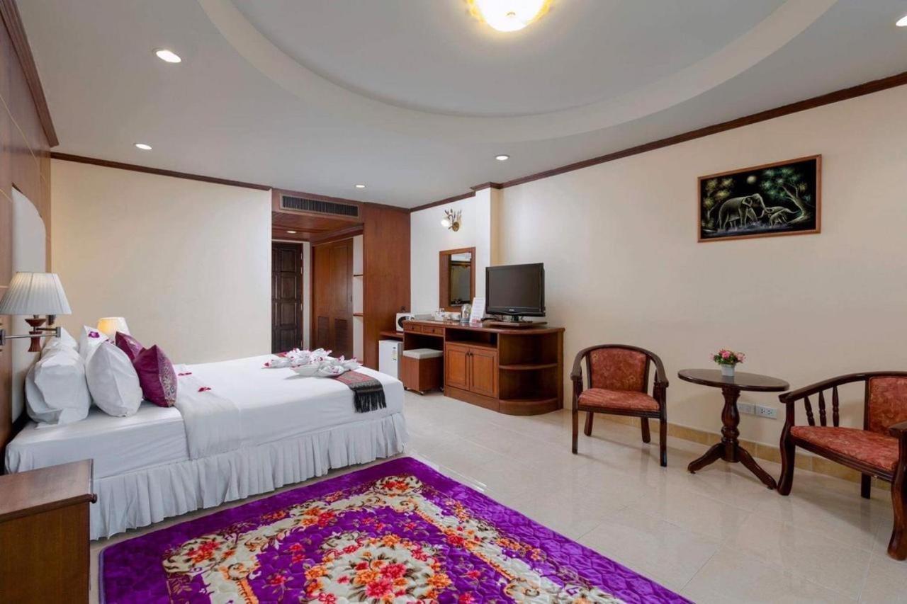 Centre Point Nanai 호텔 Patong 외부 사진