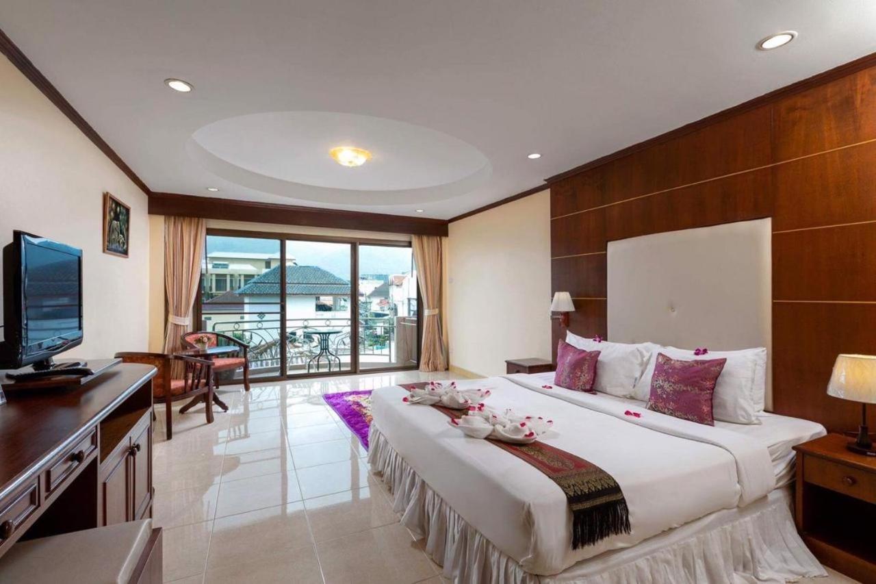 Centre Point Nanai 호텔 Patong 외부 사진
